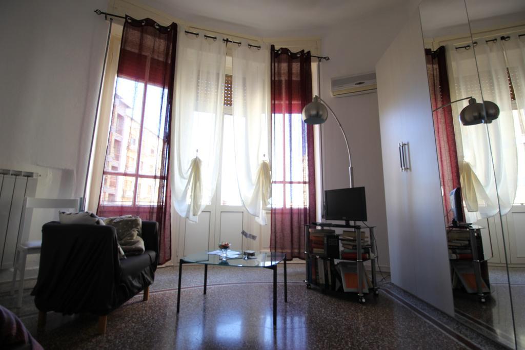 Bed 'N Books Panzió Sassari Kültér fotó