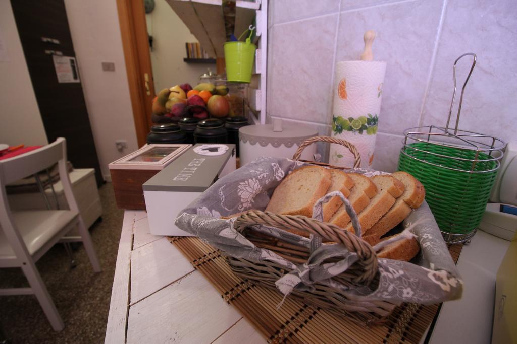 Bed 'N Books Panzió Sassari Kültér fotó